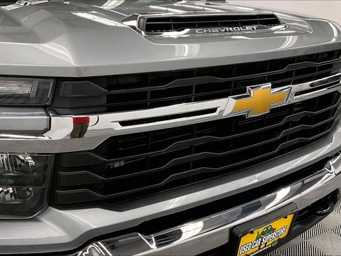Used 2024 Chevrolet Silverado 3500 LT w/ Convenience Package AWD/4WD image 30