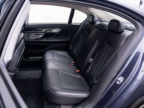 Used 2016 BMW 750i xDrive AWD/4WD image 18