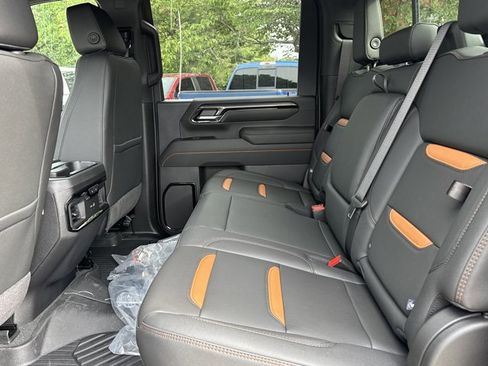 New 2026 GMC Sierra 2500 AT4 w/ AT4 Premium Plus Package AWD/4WD image 5
