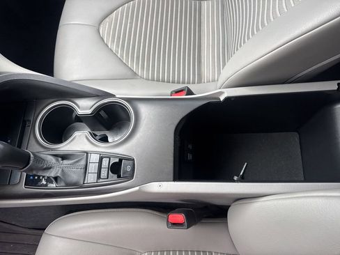 Used 2023 Toyota Camry SE image 21