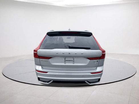Used 2025 Volvo XC60 B5 Plus image 23