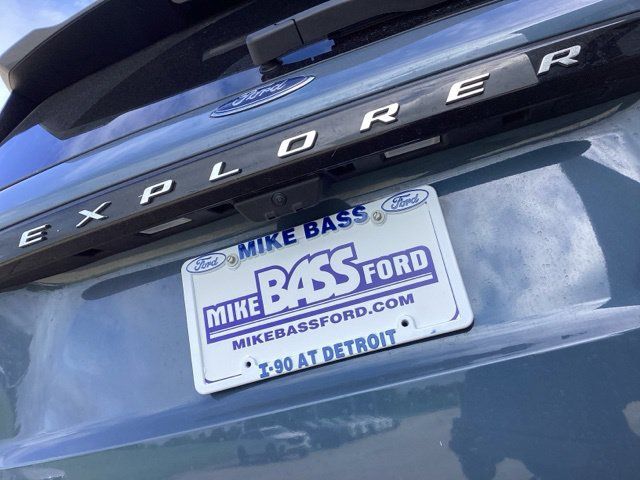 Used 2025 Ford Explorer Active AWD/4WD image 12