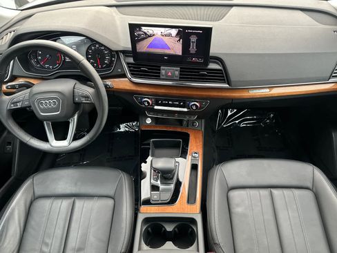 Used 2023 Audi Q5 2.0T Premium w/ Convenience Package image 3