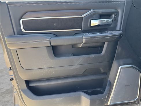 Used 2025 RAM 3500 Laramie image 19