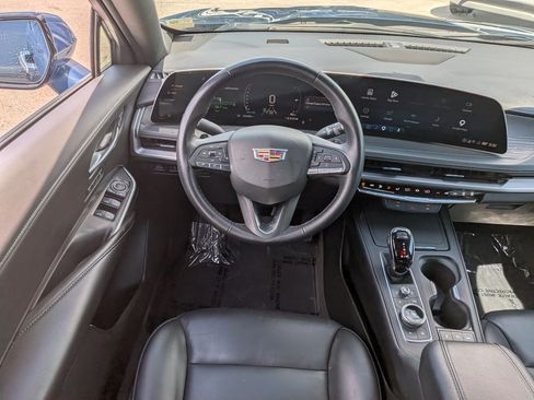 Used 2025 Cadillac XT4 Premium Luxury FWD image 16