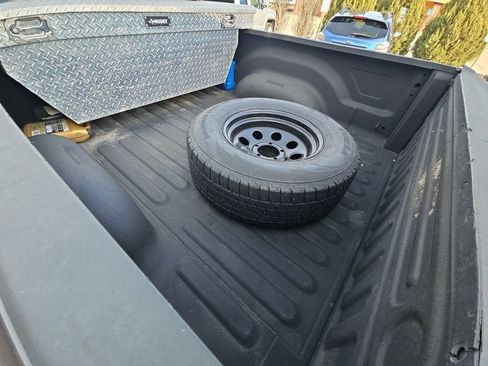 Used 2018 RAM 1500 Tradesman w/ Chrome Appearance Group RWD image 18