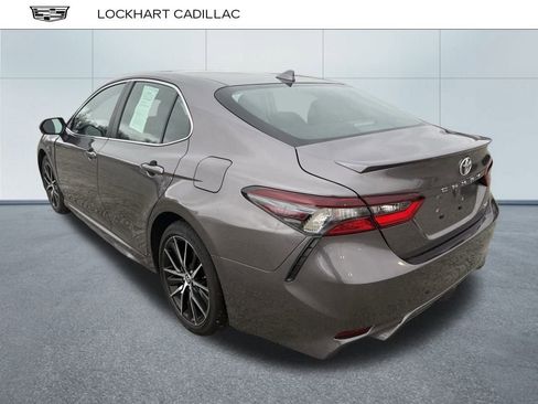 Used 2024 Toyota Camry SE image 4