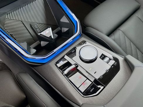 Used 2025 BMW X3 xDrive30i w/ M Sport Package image 15