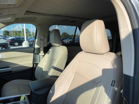 Used 2021 Ford Explorer Limited w/ Equipment Group 301A AWD/4WD image 20