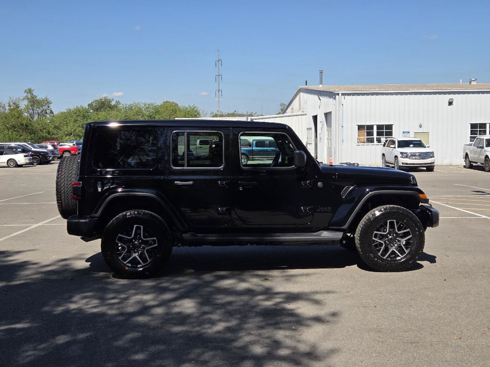 New 2027 Jeep Wrangler Unlimited Sahara AWD/4WD image 2