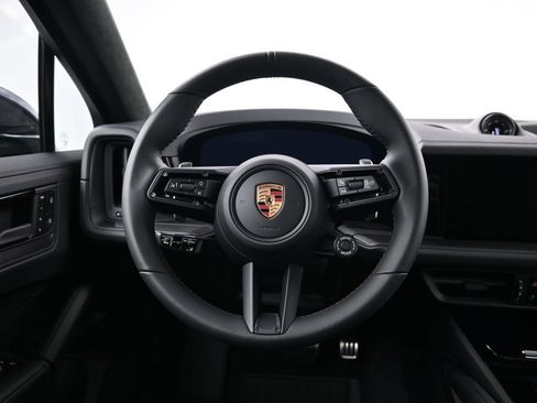 Used 2026 Porsche Cayenne GTS AWD/4WD image 13