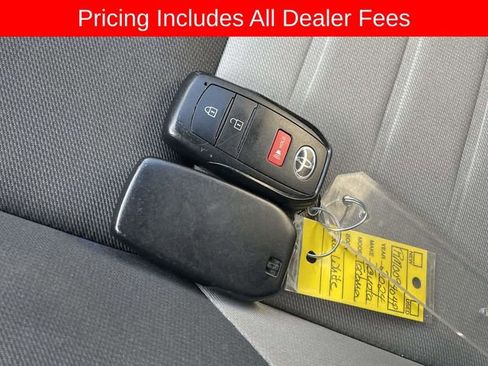 Used 2024 Toyota Tacoma TRD Off-Road AWD/4WD image 31