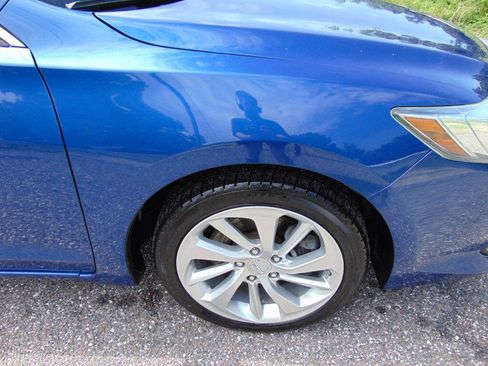 Used 2017 Acura ILX FWD image 2
