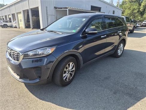 Used 2019 Kia Sorento FWD image 2