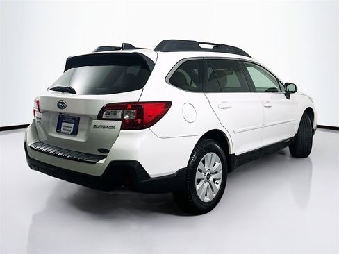 Used 2019 Subaru Outback 2.5i Premium image 7