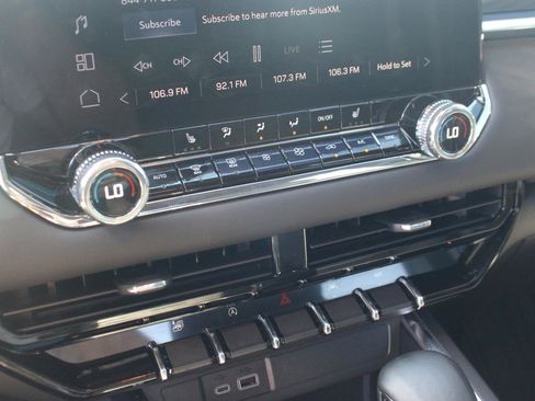 Used 2025 GMC Canyon Elevation w/ Convenience Package image 24