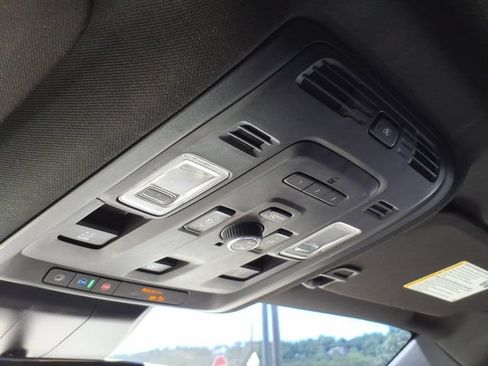 Used 2021 Cadillac Escalade Sport AWD/4WD image 17