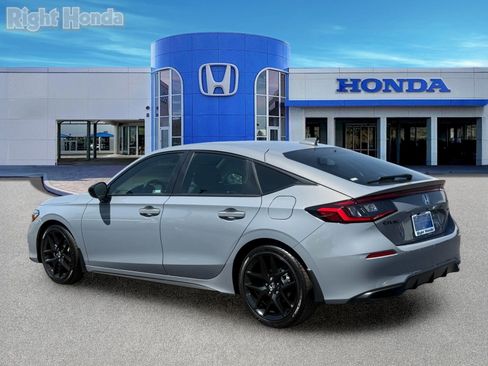 Used 2026 Honda Civic Sport image 4