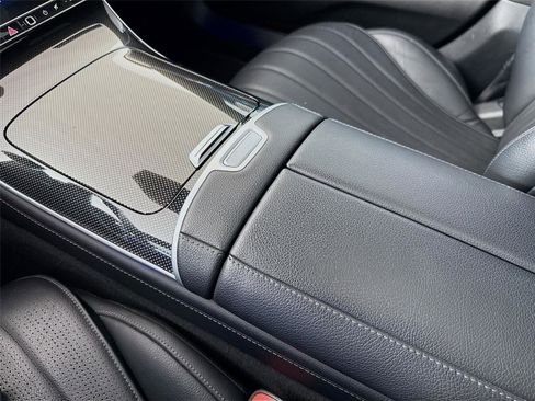 Used 2022 Mercedes-Benz S 500 4MATIC w/ AMG Line Package image 8