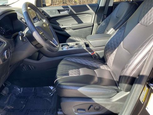 Used 2024 Ford Edge Titanium image 13