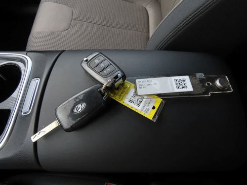 Used 2022 Hyundai Santa Fe SE image 26