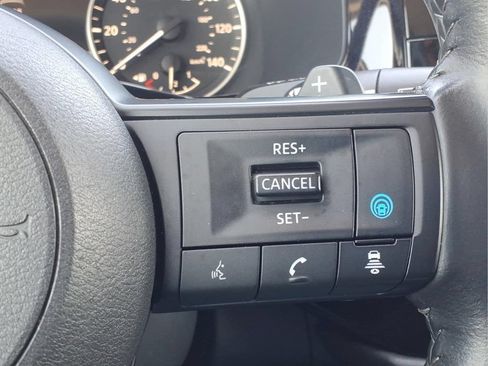 Used 2024 Nissan Pathfinder SV FWD image 24