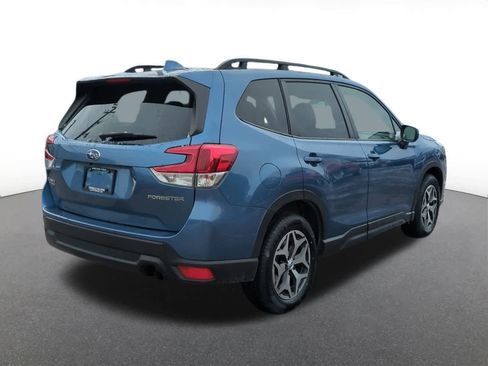 Certified 2023 Subaru Forester Premium image 6