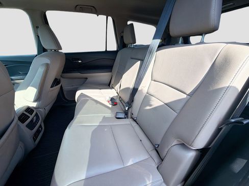 Used 2016 Honda Pilot Touring image 21