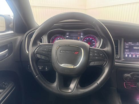 Used 2019 Dodge Charger SXT RWD image 19