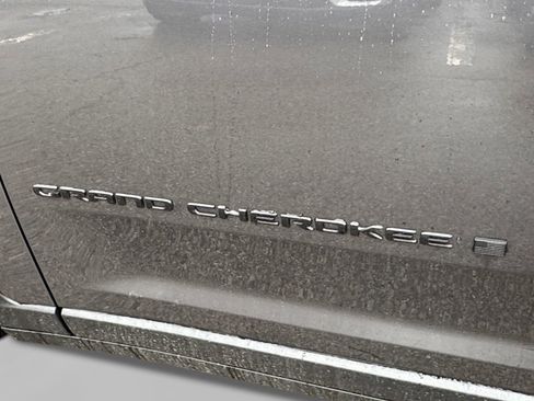 New 2025 Jeep Grand Cherokee L Limited w/ Black Appearance Package image 39