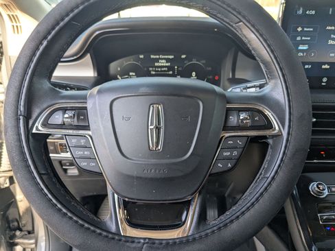 Used 2023 Lincoln Nautilus AWD w/ Premium Package image 13