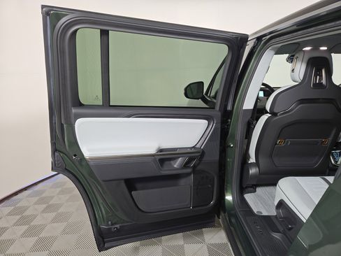 Used 2024 Rivian R1S Adventure image 17