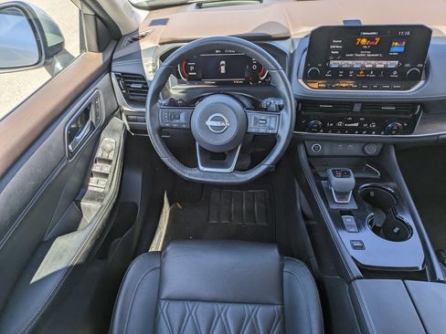 Used 2023 Nissan Rogue Platinum w/ Platinum Premium Package FWD image 17