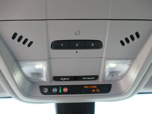 Used 2023 GMC Terrain SLT FWD image 28