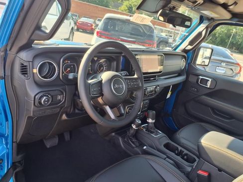 New 2025 Jeep Gladiator High Tide image 9
