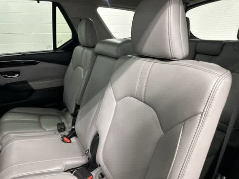 Used 2025 Honda Pilot EX-L image 14