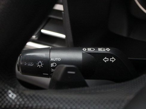 Used 2024 Mitsubishi Outlander ES image 12