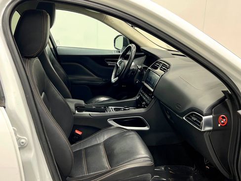 Used 2019 Jaguar F-PACE Prestige AWD/4WD image 34