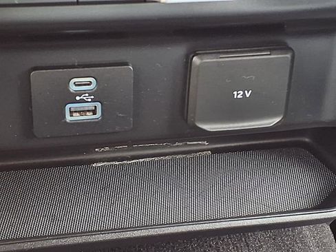 Certified 2021 Ford F150 XLT w/ Equipment Group 302A High image 17