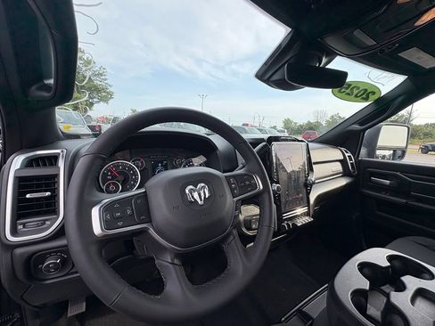 Used 2025 RAM 2500 Big Horn AWD/4WD image 14