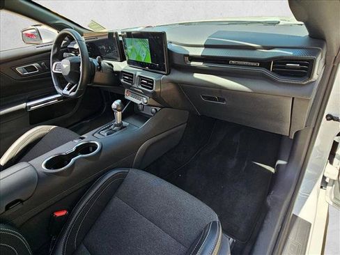 Used 2025 Ford Mustang Coupe RWD image 19