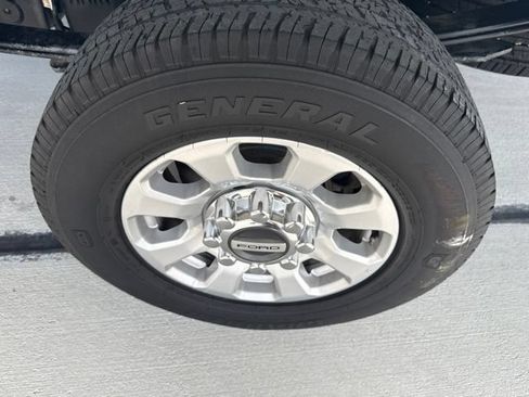 Used 2024 Ford F250 XLT AWD/4WD image 21