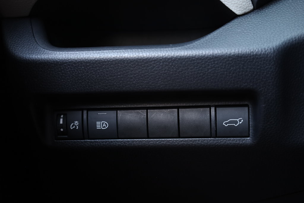 Used 2021 Toyota RAV4 XLE w/ Convenience Package AWD/4WD image 20