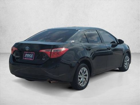 Used 2017 Toyota Corolla LE image 5