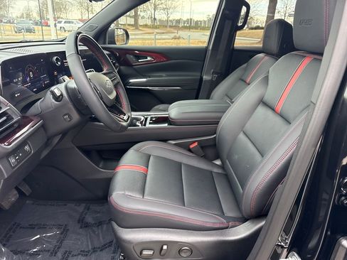 Used 2026 Chevrolet Traverse RS image 13