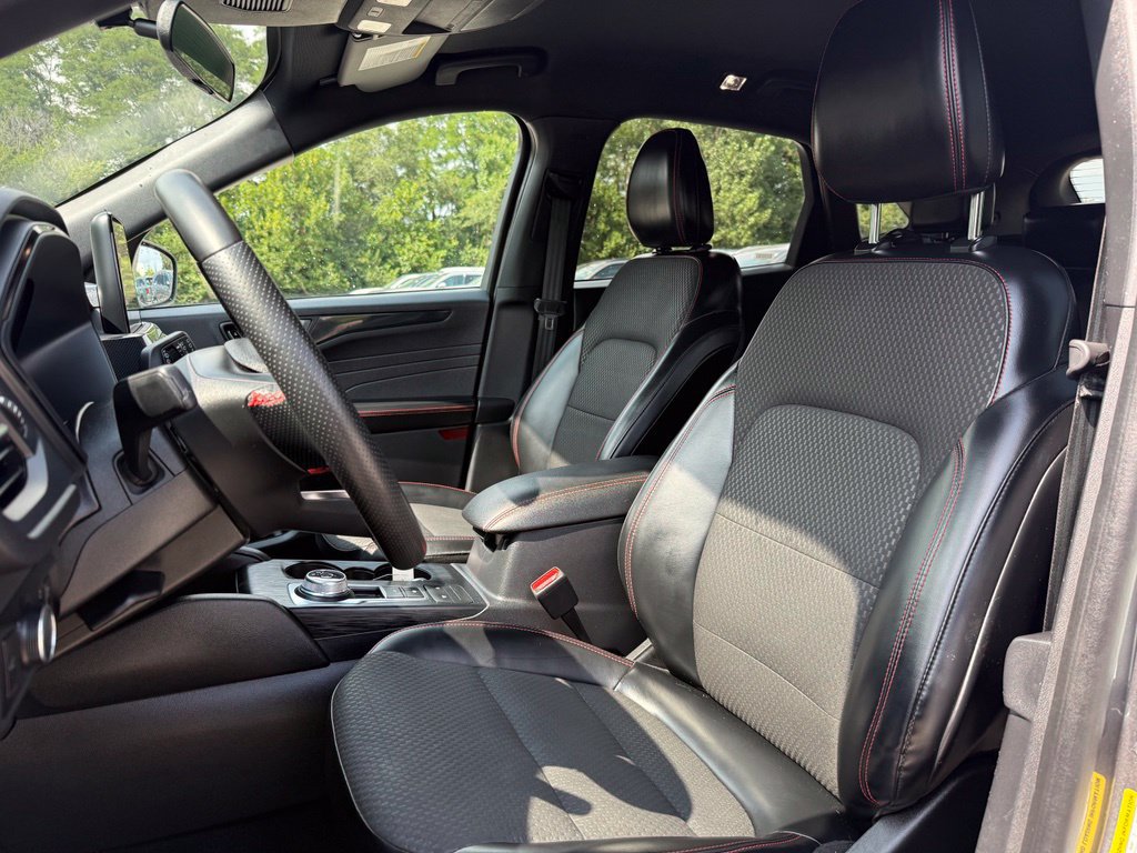 Used 2023 Ford Escape ST-Line AWD/4WD image 9