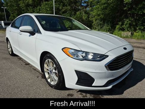 Used 2020 Ford Fusion SE FWD image 1