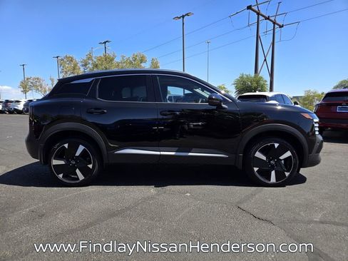Used 2025 Nissan Kicks SR w/ SR Premium Package FWD image 7