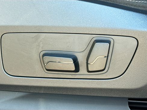 Used 2025 BMW X1 xDrive28i w/ Technology Package image 26