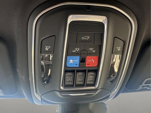 New 2026 Jeep Grand Cherokee Limited w/ Limited Altitude Package AWD/4WD image 30